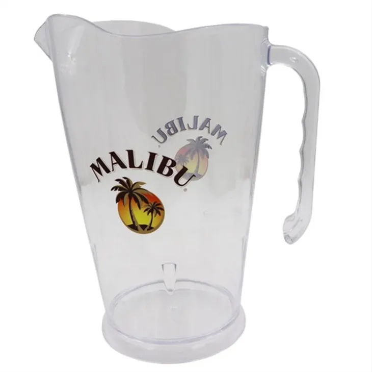 Plastiske malibu -kande pitchers